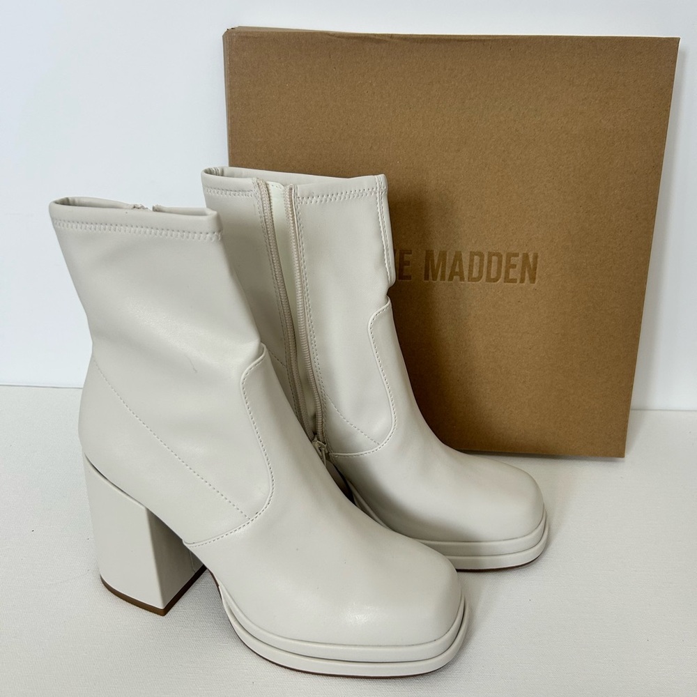 Steve Madden off-white, platform boot. Size 7. Never worn. Original box.